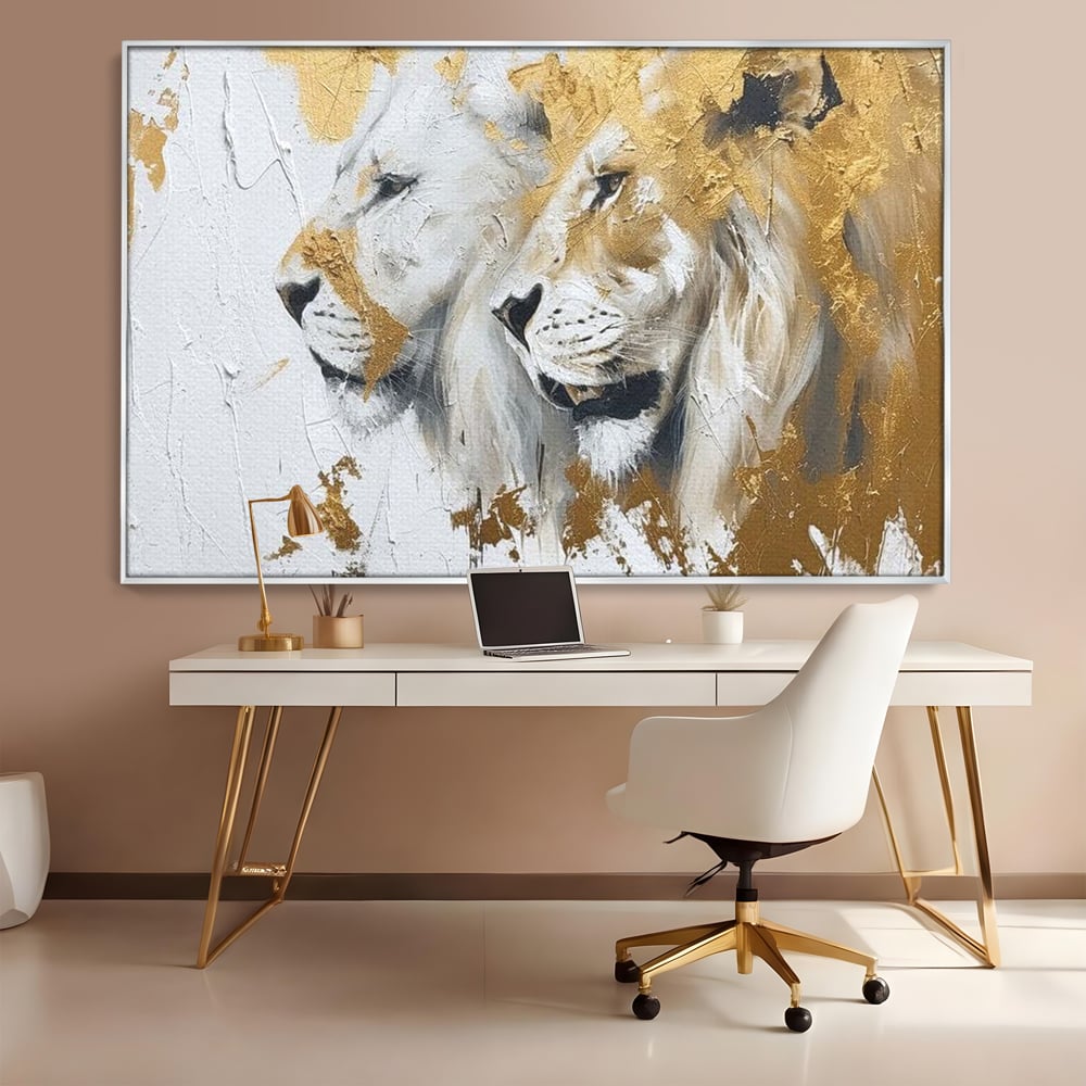 Tablou canvas cu tablou canvas cu doi lei si accente aurii, in rama de aluminiu argintiu, pe perete intr-un birou